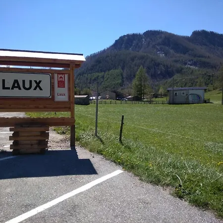 Apartment Laux